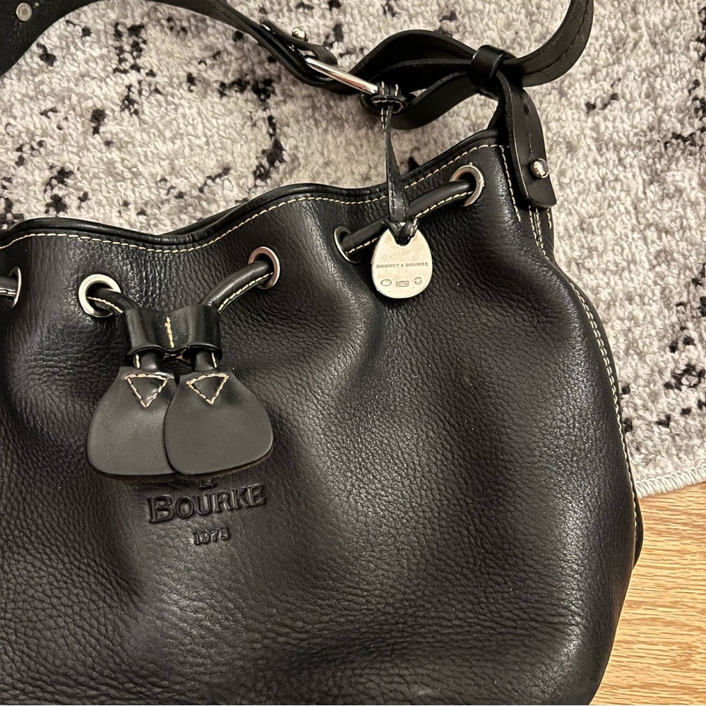 Euc Authentic Dooney & Bourke Drawstring Leather … - image 2